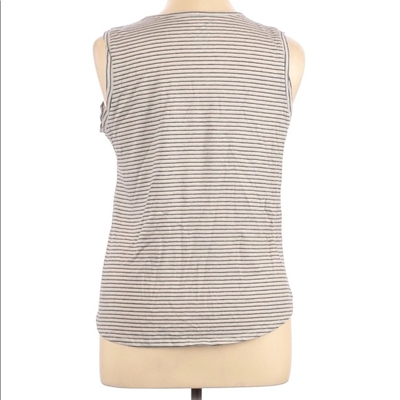 Zoe + Liv Vacation Mode Striped graphic top Size medium - Picture 11 of 13